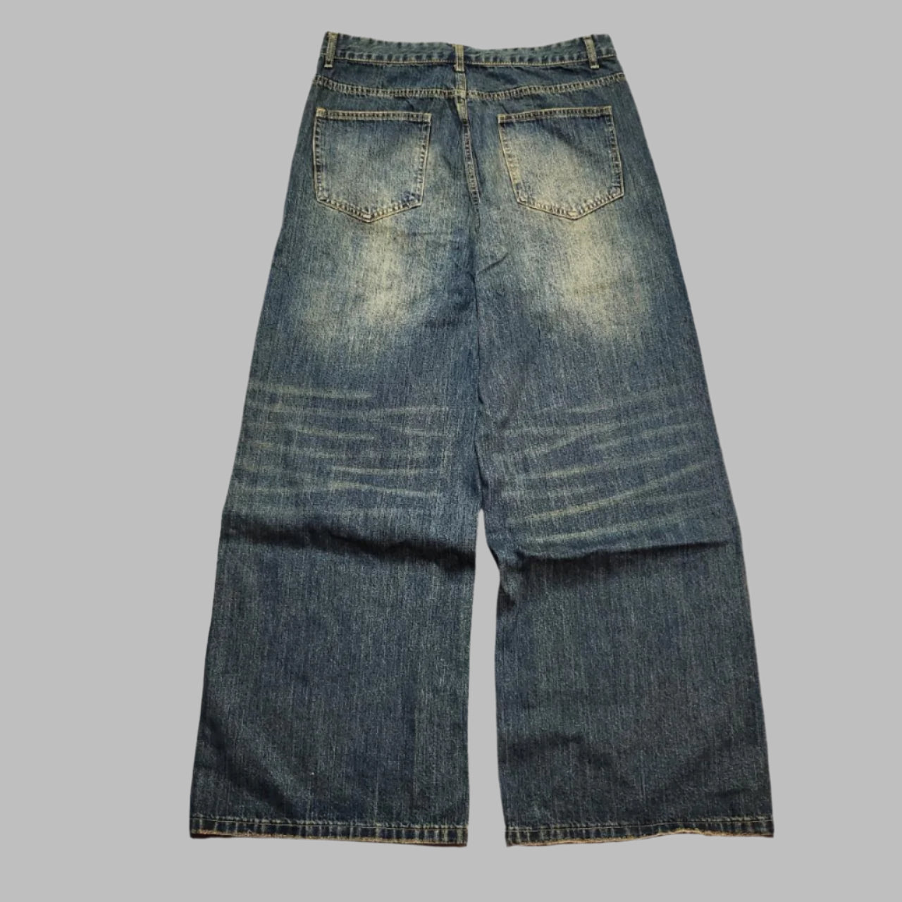 Baggy faded sandwash denim